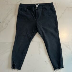 Lane Bryant Plus Size Hight Rise Ultimate Stretch Distressed Black Jeans